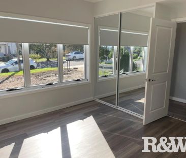 “Newly renovated 4 bedroom home” - Photo 2