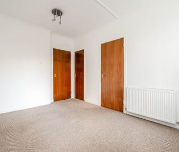 Price £575 pcm - Available 01/12/2025 - Unfurnished - Photo 3