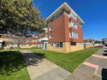 College Gardens, Worthing, BN11 - Photo 2