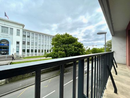 Location Appartement 4 pièces 84m² BREST 29200 - Photo 5