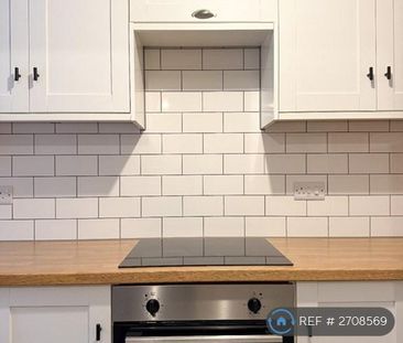 2 bedroom semi-detached house to rent - Photo 6