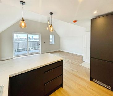 2 bedroom penthouse to rent - Photo 6