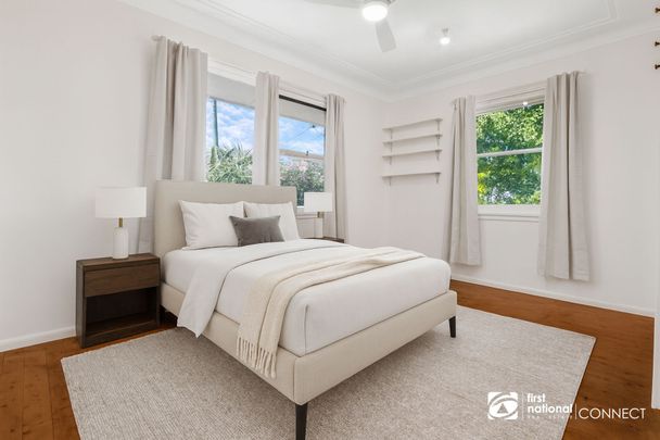 Spacious Family Home with a huge backyard! - Photo 1