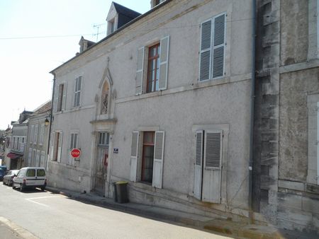 Location Appartement 3 pièces 78m² CHATEAUNEUF SUR CHER 18190 - Photo 3