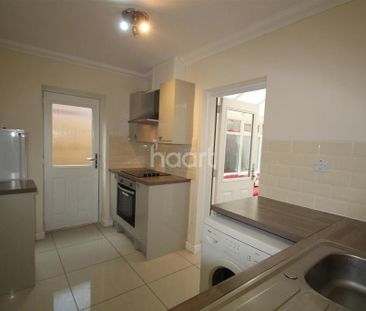 1 bedroom in a house share to rent - Photo 6