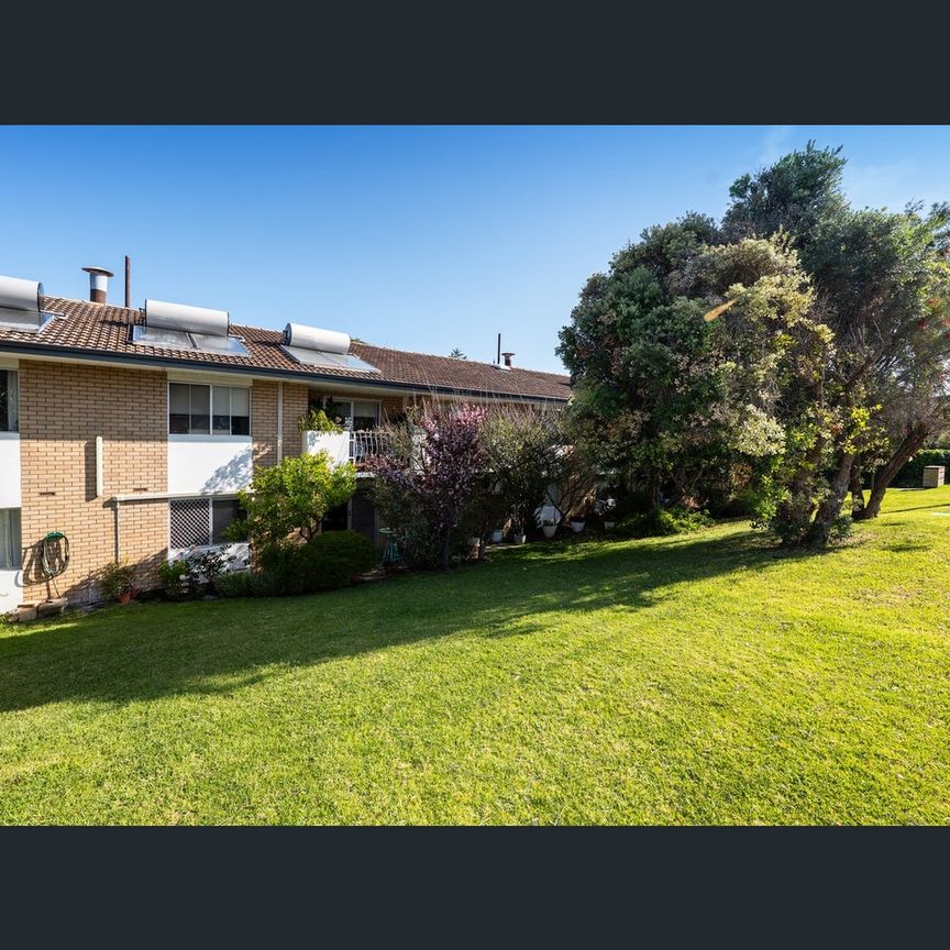 2/12 Murray Avenue, Mosman Park, WA 6012 - Photo 1