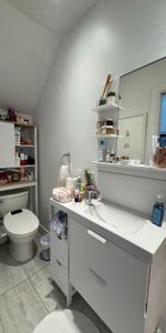 2 chambres à coucher 1 salle de bain Appartement - Photo 4