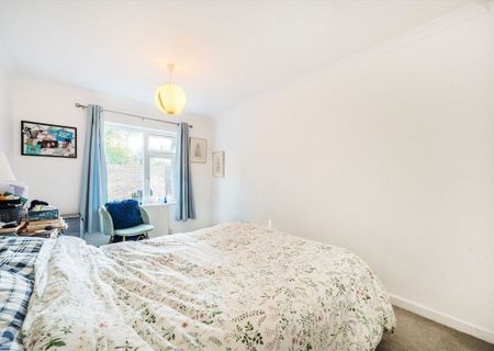 Nantes Close, SW18 1JL, London - Photo 3