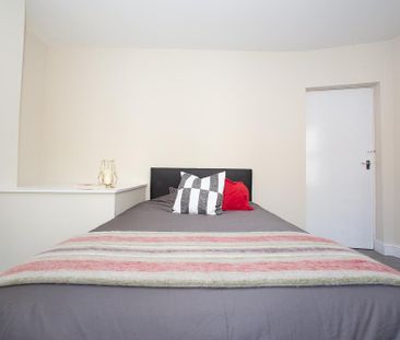 6 bedroom end of terrace house to rent - Photo 5