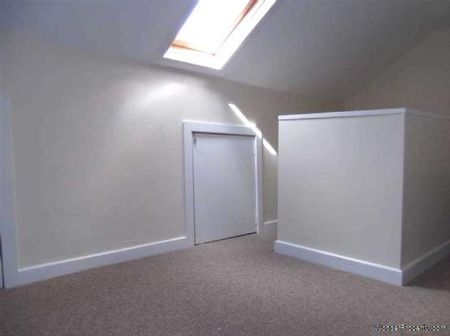 3 bedroom property to rent in Oldham - Photo 2