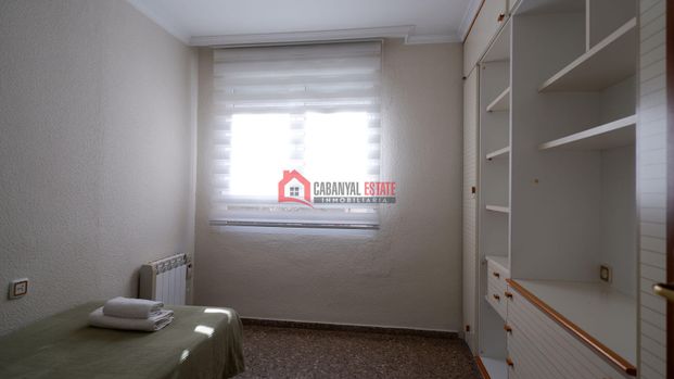 Luminoso piso en alquiler temporal en El Cabanyal, a pocos pasos del mar - Photo 1