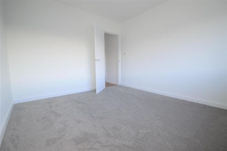 2 bedroom semi-detached bungalow to rent - Photo 2