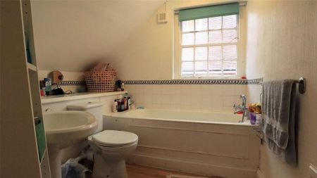 3 bedroom apartment to rent - Photo 5