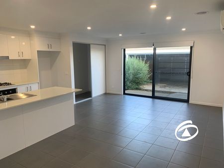39 Hunt Way, 3810, Pakenham Vic - Photo 5