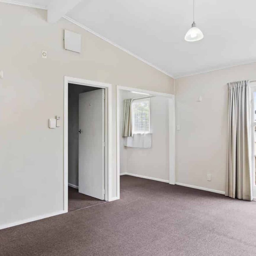 The Whole Package on Paramu! Ready To Rent! - Photo 1