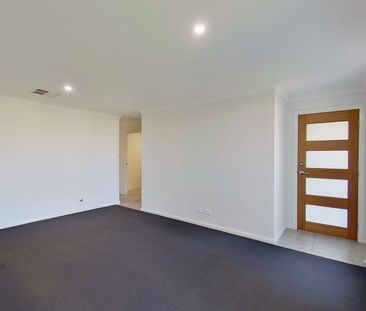 Lovely Lansdowne - Photo 2