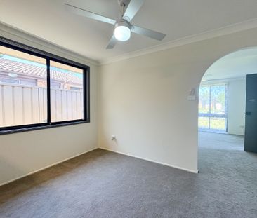 Spacious 3-Bedroom Family Home in Prime Kingswood Location - Photo 6