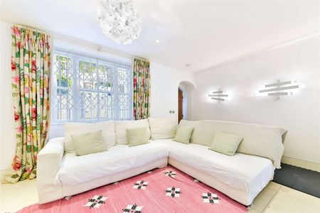 A beautifully presented Victorian house on a highly desirable road in Notting Hill - Photo 5