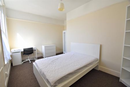 5 bedroom end of terrace house to rent - Photo 4