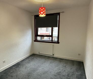 3 bedroom end of terrace house to rent - Photo 3