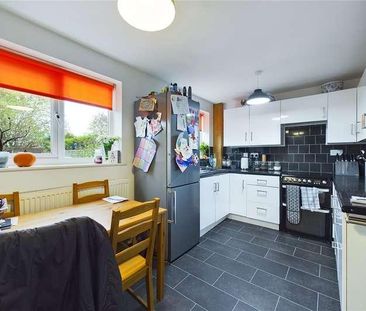 Chestnut Close, Theale, Reading, Berkshire, RG7 - Photo 3