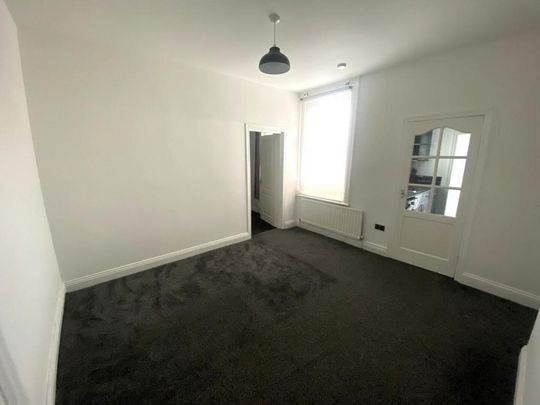 2 bedroom house to rent - Photo 1
