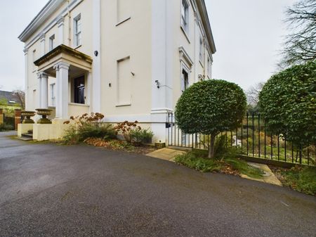 Ellingham House, Pittville Lawn, Cheltenham, Gloucestershire, GL52 - Photo 5