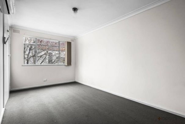 UNIQUE OPPORTUNITY | CENTRAL LOCATION | STORAGE GALORE - Photo 1