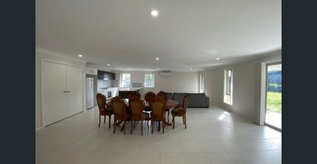 Spacious Family Home in Potters Lane - Photo 4