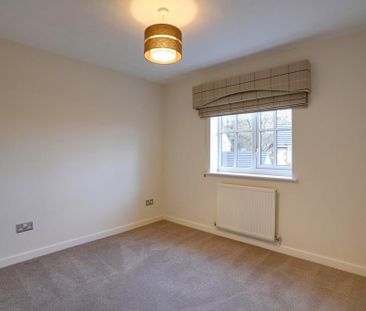 4 bedroom detached house to rent - Photo 3