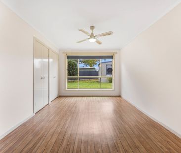 4 Ellsworth Close, Sebastopol - Photo 6