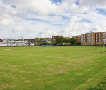 2 Bedroom - Photo 3 | Rentumo