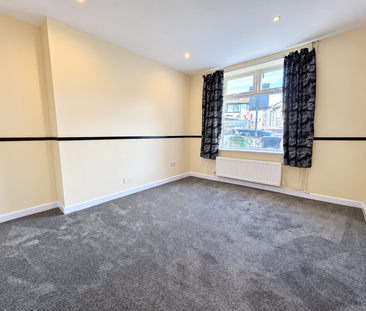 4 bedroom terraced house to rent - Photo 1
