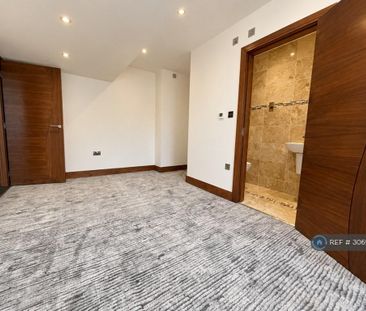 3 bedroom flat to rent - Photo 6