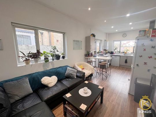 5 bedroom terraced house to rent - Photo 1