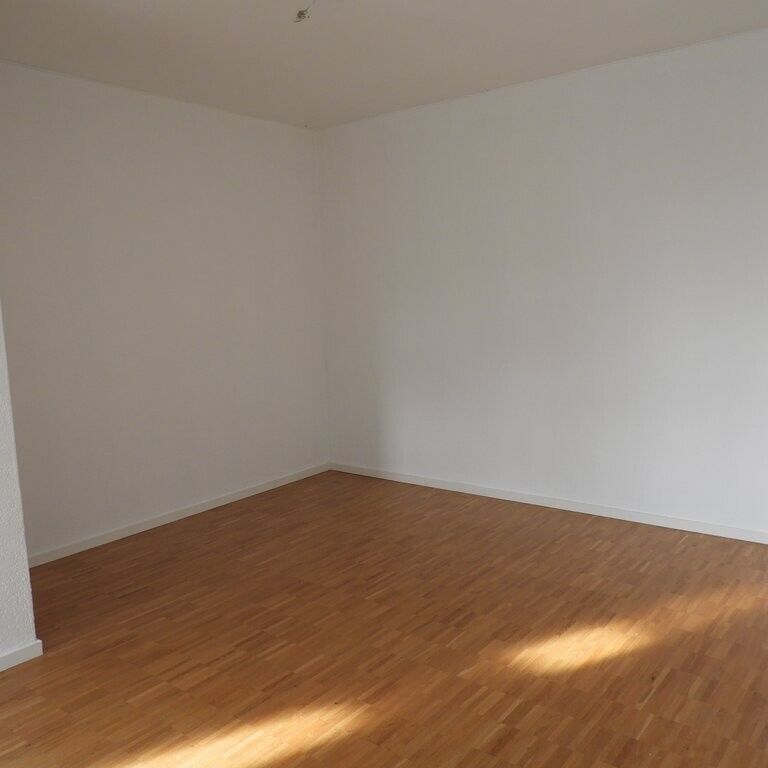 Affascinante 3.5 locali rinnovato con balcone a Morbio - Photo 1