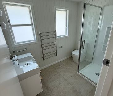 Charming Mount Maunganui 2BR Home! - Photo 6