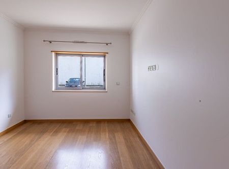 Lisboa, Lisbon 2655-210 - Photo 5