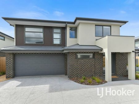 Modern, Spacious Townhouse! 8 Merchant Place Pakenham - Photo 3