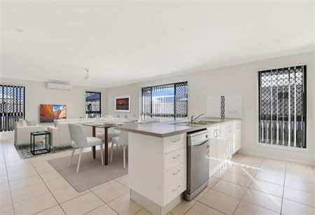 26 Orangeberry Circuit, Mount Low QLD 4818 - House For Rent | Domain - Photo 3