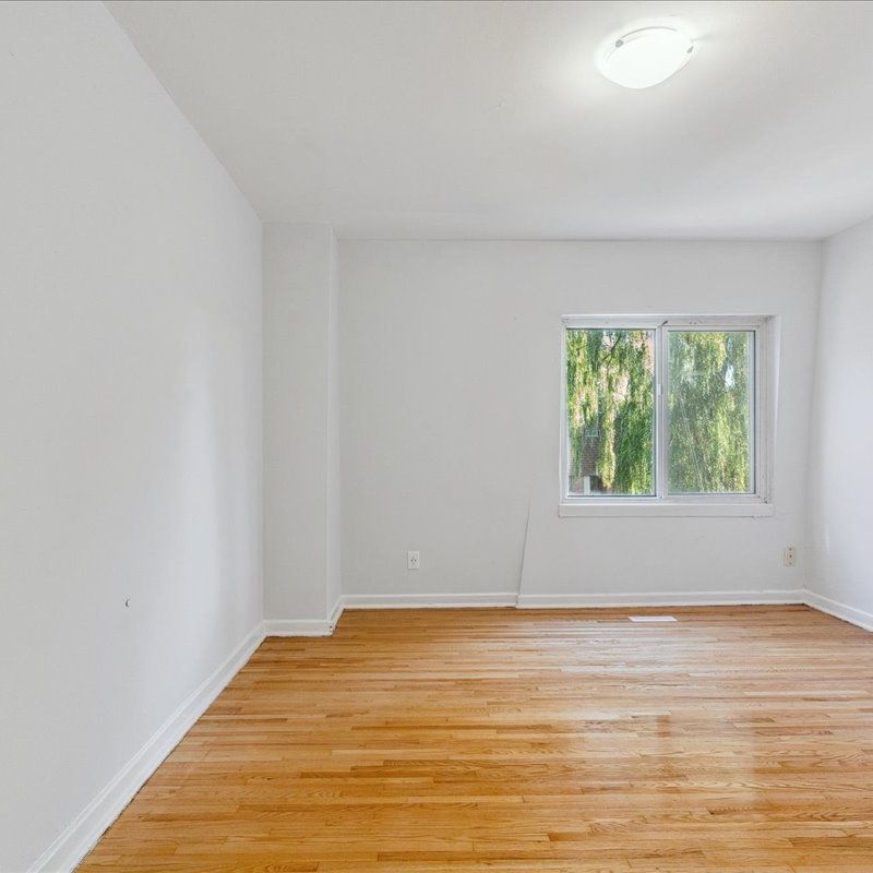 1560 Bloor Street East Townhomes - Townhouse (3 bedroom) - Photo 1