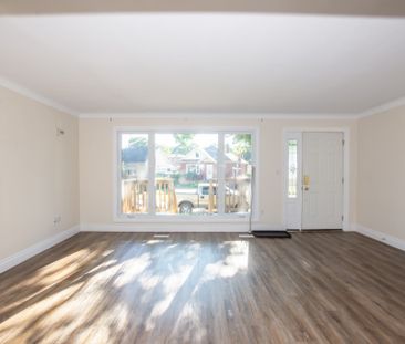 **ALL INCLUSIVE** Gorgeous 2 Bedroom Main Unit in St. Catharines!! - Photo 5