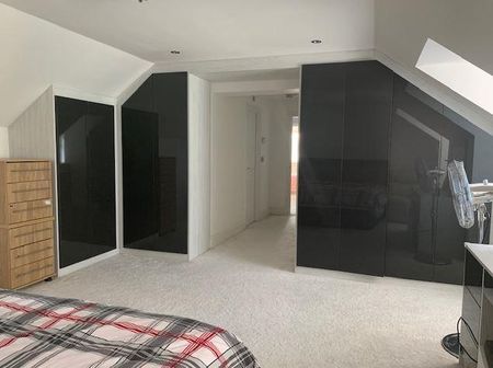 5 bedroom detached house to rent - Photo 4