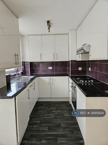 2 bedroom maisonette to rent - Photo 2