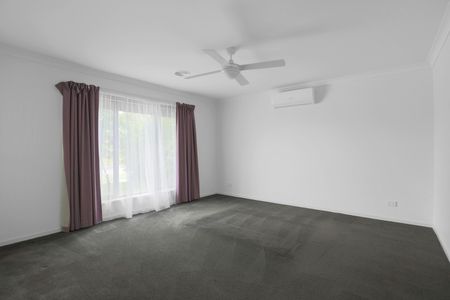 Spacious & Modern Family Home - Photo 2