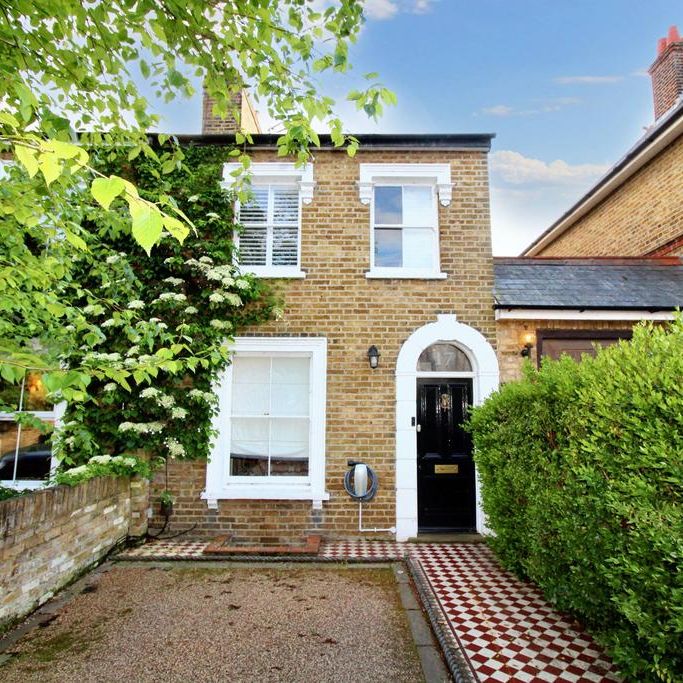 3 bedroom semi-detached house to rent - Photo 1