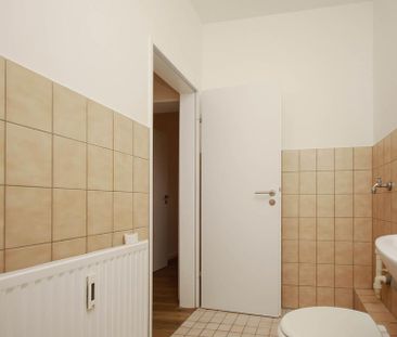 Modernisierte 2-Zimmer Wohnung mit Einbauküche - Photo 5