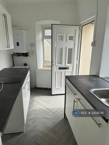 1 bedroom penthouse to rent - Photo 4