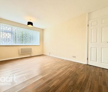 2 bedroom maisonette to rent - Photo 2