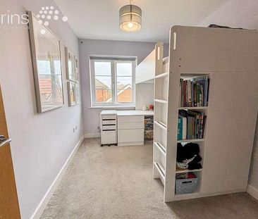 Louden Square, Earley, Reading, RG6 - Photo 2